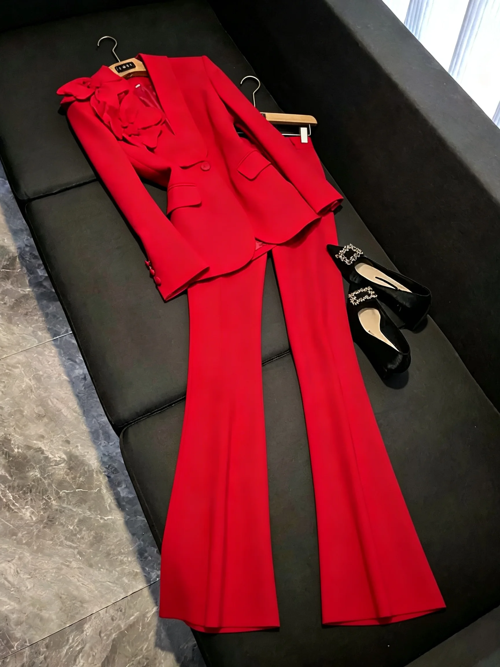 Red Slim Fit Suit Set for Women 2026 Summer New Style Two Pieces Professional Commuting High Waist Pants Knot Design
Red Slim Fit Suit Set for Women 2026 Summer New Style Two Pieces Professional Commuting High Waist Pants Knot Design