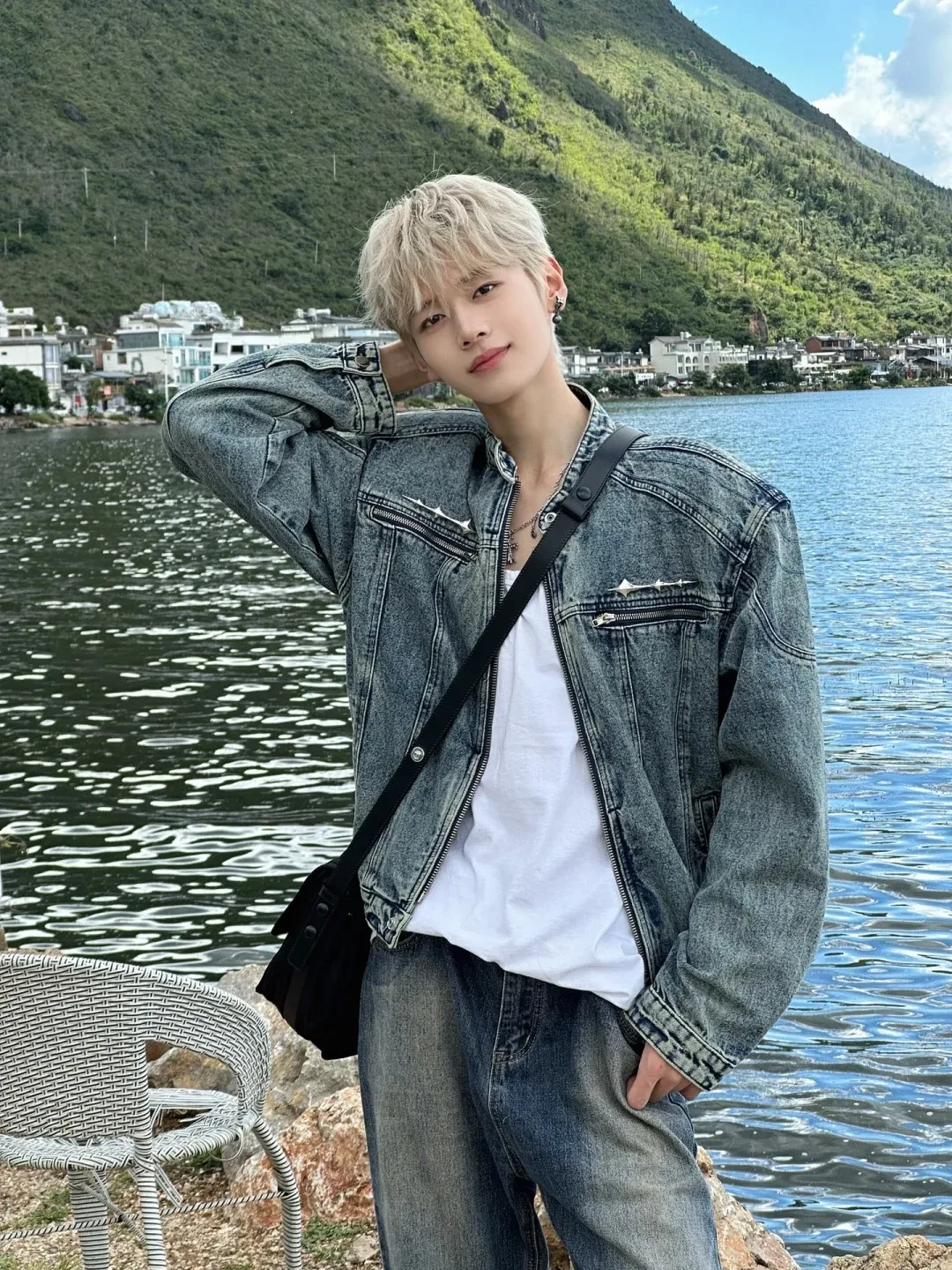 Light Wa oulder Pad Denim Jaet Men's Spring Autumn ort Stand Collar American Retro High Sensation Cool Zipper Jaet
Light Wa oulder Pad Denim Jaet Men's Spring Autumn ort Stand Collar American Retro High Sensation Cool Zipper Jaet