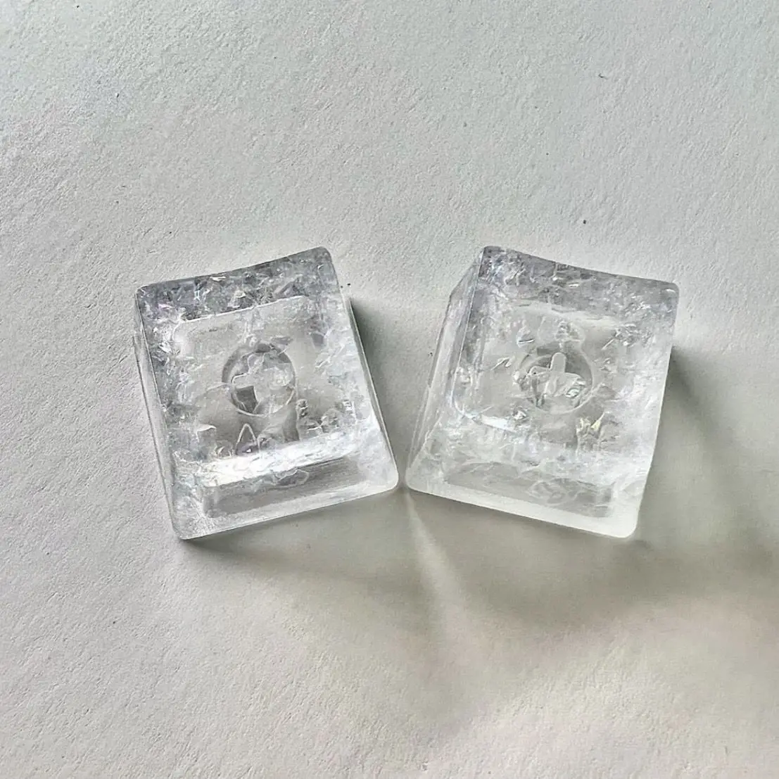 Ice crystal keycap Cross shaft Mechanical keyboard Keycap Transparent Supplementary keycap Single
Ice crystal keycap Cross shaft Mechanical keyboard Keycap Transparent Supplementary keycap Single