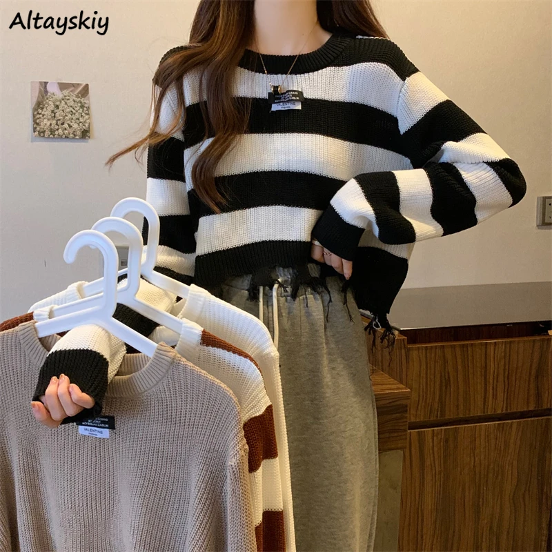 Укороченные вязаные пуловеры для женщин Свободные свитера в полоску с дырками Корейская Мода Свитер Y2k Винтаж с круглым вырезом Классический рваный дизайн Нежный
Укороченные вязаные пуловеры для женщин Свободные свитера в полоску с дырками Корейская Мода Свитер Y2k Винтаж с круглым вырезом Классический рваный дизайн Нежный