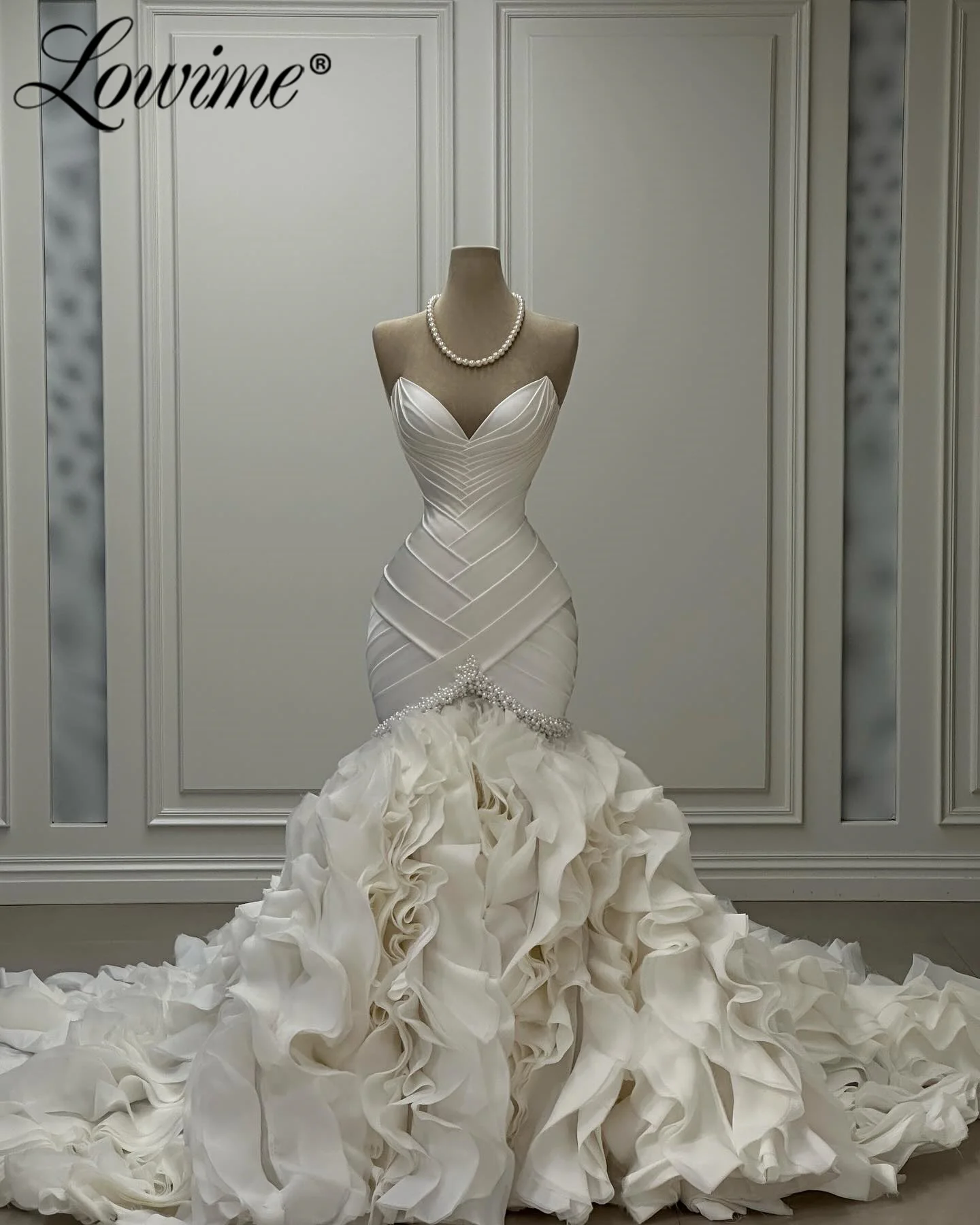 Изысканное свадебное платье с оборками, цвета слоновой кости, из атласа, с жемчугом и кристаллами, пышное, на заказ, для выпускного вечера, Vestido De Noiva
Изысканное свадебное платье с оборками, цвета слоновой кости, из атласа, с жемчугом и кристаллами, пышное, на заказ, для выпускного вечера, Vestido De Noiva