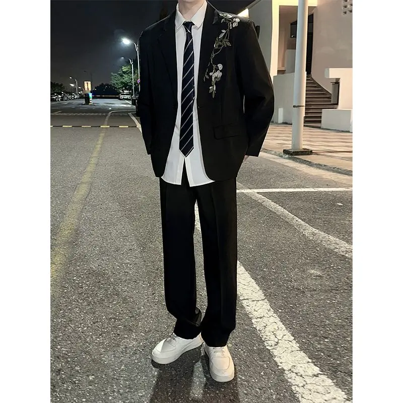 Autumn Faionable Men's Embroidered Jaet Luxury Sequin Casual Suit Heavy Work Performance Outfit Sli Polyester Fiber
Autumn Faionable Men's Embroidered Jaet Luxury Sequin Casual Suit Heavy Work Performance Outfit Sli Polyester Fiber
