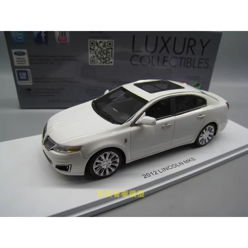 Масштаб 1/43 2012, LINCOLN MKS, редкая модель автомобиля Lincoln из белой смолы, Коллекционная игрушка, подарок, сувенир, украшение для дисплея
Масштаб 1/43 2012, LINCOLN MKS, редкая модель автомобиля Lincoln из белой смолы, Коллекционная игрушка, подарок, сувенир, украшение для дисплея