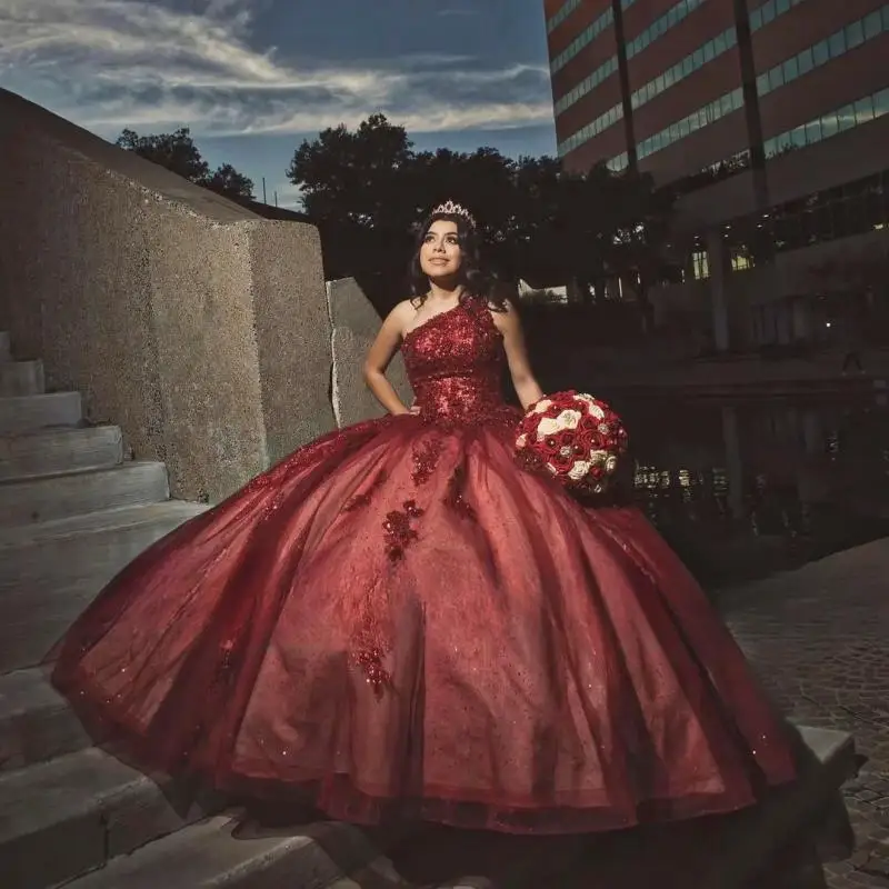 Customized Red Quinceanera Dress Ruffles Ball Gown Appliques Lace Beading Corset Sweet 16 Birthday Gowns Vestidos De 15
Customized Red Quinceanera Dress Ruffles Ball Gown Appliques Lace Beading Corset Sweet 16 Birthday Gowns Vestidos De 15