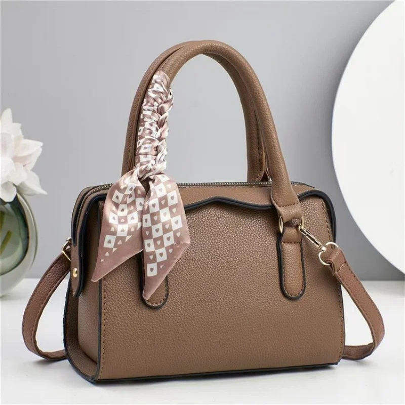 Fashionable PU Leather Crossbody Bag Women Handbag Shoulder Purse Messenger Ladies Chic Casual Everyday Bag Small
Fashionable PU Leather Crossbody Bag Women Handbag Shoulder Purse Messenger Ladies Chic Casual Everyday Bag Small