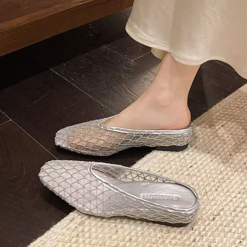Women Flat sole Big Size Baotou Mesh Slipper Summer New Soft sole Non Slip Breathable Fashionable Outdoor Half Slippers Sandals
Women Flat sole Big Size Baotou Mesh Slipper Summer New Soft sole Non Slip Breathable Fashionable Outdoor Half Slippers Sandals