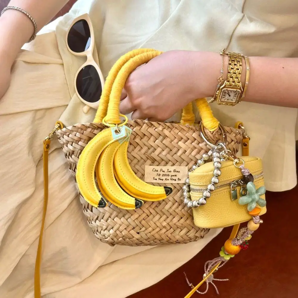 PU Leather Cute Keychain Fruit Shape Shoulder Bags Waterproof Fruit Key Ring Car Keyring Fashion All-Match Hanging Decoration
PU Leather Cute Keychain Fruit Shape Shoulder Bags Waterproof Fruit Key Ring Car Keyring Fashion All-Match Hanging Decoration