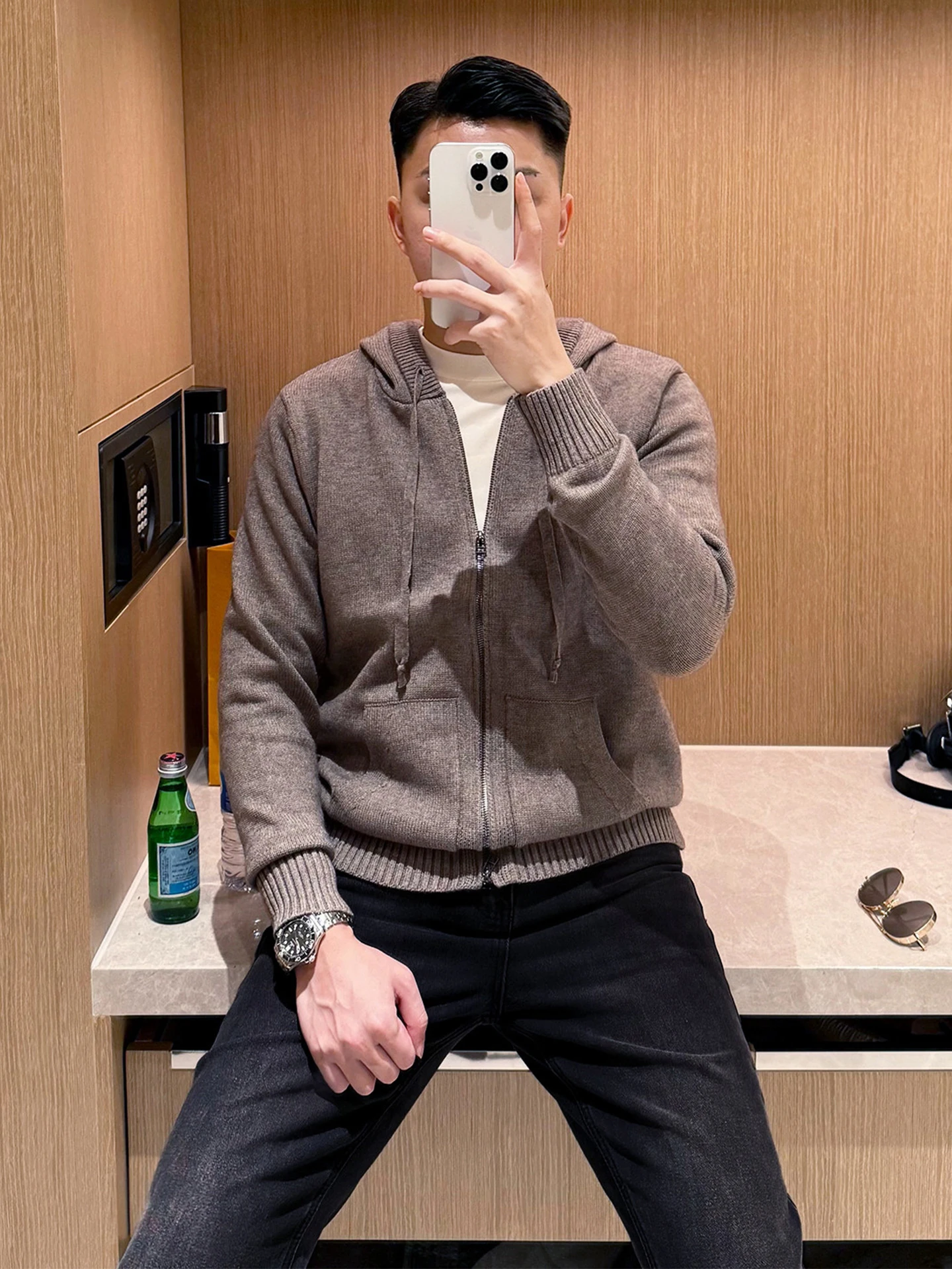 Мужской вязаный кардиган на молнии в стиле ретро, с капюшоном, повседневный, теплый, мягкий, удлиненный, зимний, новинка
Мужской вязаный кардиган на молнии в стиле ретро, с капюшоном, повседневный, теплый, мягкий, удлиненный, зимний, новинка