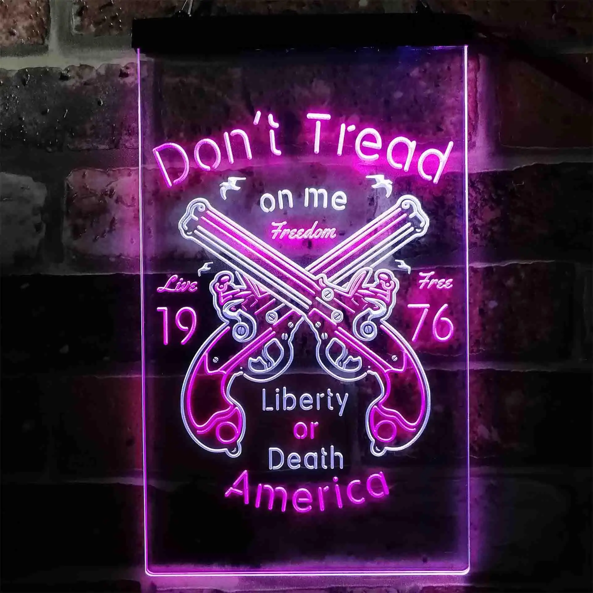 Don't Treat on Me Liberty or Death America Gun 1976 Dual Color Led Neon Sign st6-i3931
Don't Treat on Me Liberty or Death America Gun 1976 Dual Color Led Neon Sign st6-i3931