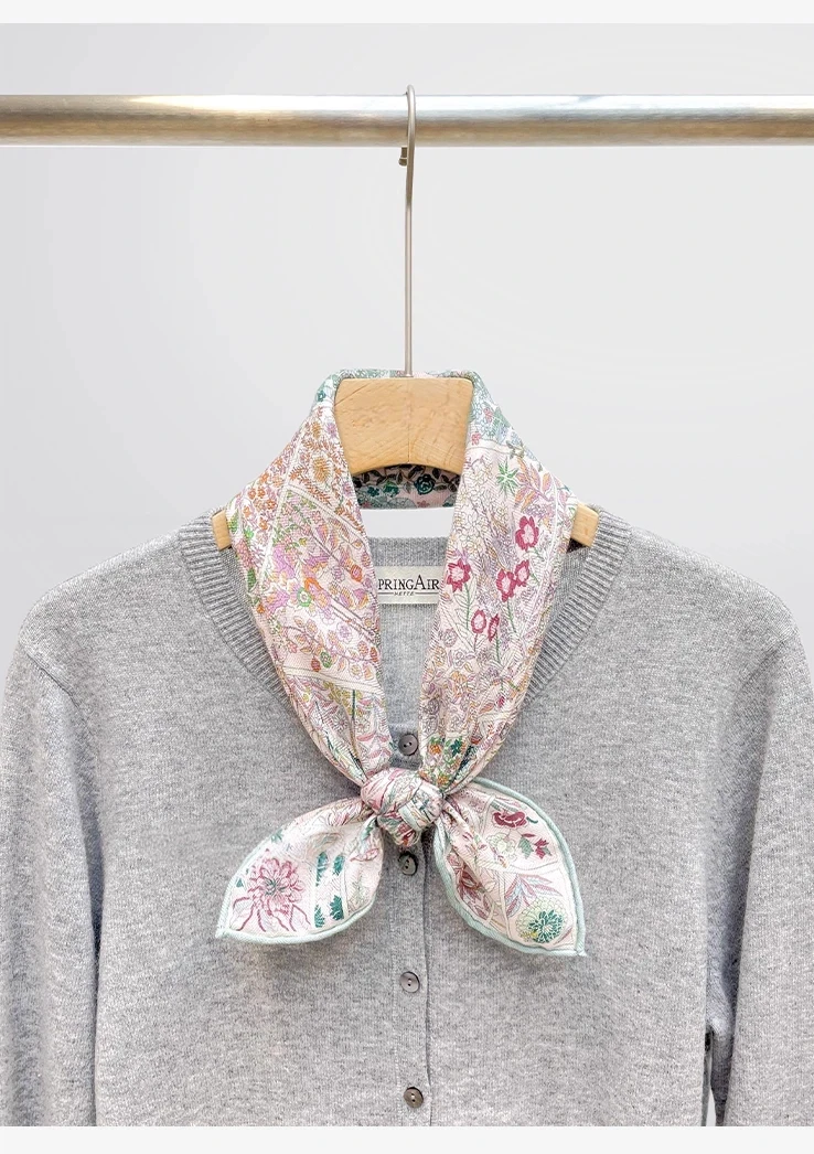 70% Wool 30% Silk Scarf Women Bohemian Print Square Scarf Wool Silk Neck Warmer Elegant Women Shawls Winter Accessories
70% Wool 30% Silk Scarf Women Bohemian Print Square Scarf Wool Silk Neck Warmer Elegant Women Shawls Winter Accessories