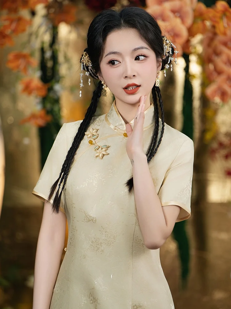 Новое китайское женское свадебное платье Ele Sle для церемонии, красивое, обновленное, осеннее, с длинными рукавами
Новое китайское женское свадебное платье Ele Sle для церемонии, красивое, обновленное, осеннее, с длинными рукавами