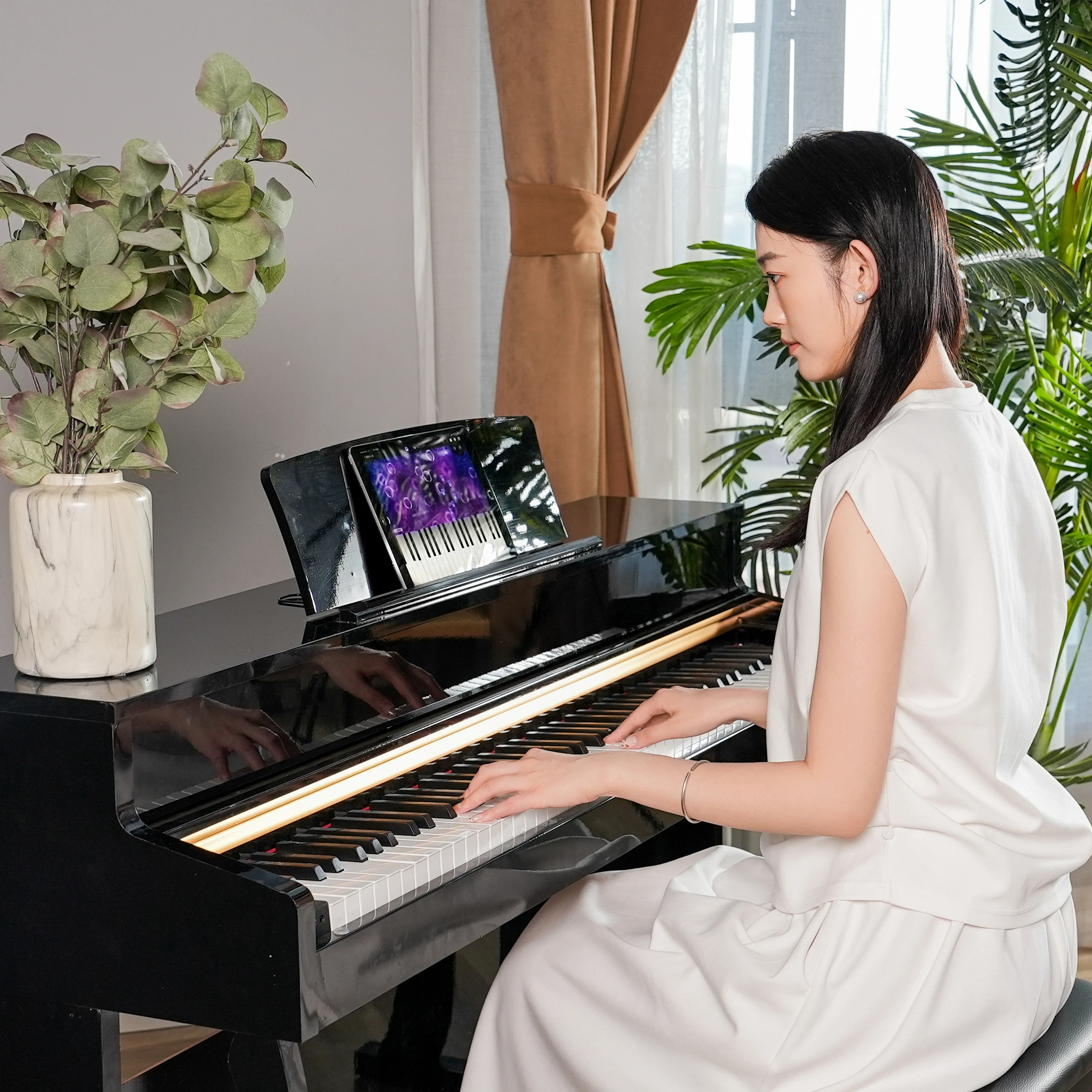 Weighted Hammer Action 88 Keys Piano High Quality Wooden Piano For Family Use
Weighted Hammer Action 88 Keys Piano High Quality Wooden Piano For Family Use