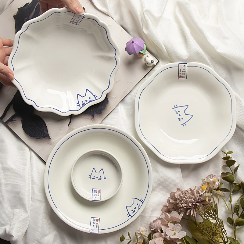 Керамическая обеденная тарелка с милым мультяшным котом, посуда в японском стиле, тарелки с фруктами неправильной формы, блюдо для макания, кухонные принадлежности
Керамическая обеденная тарелка с милым мультяшным котом, посуда в японском стиле, тарелки с фруктами неправильной формы, блюдо для макания, кухонные принадлежности