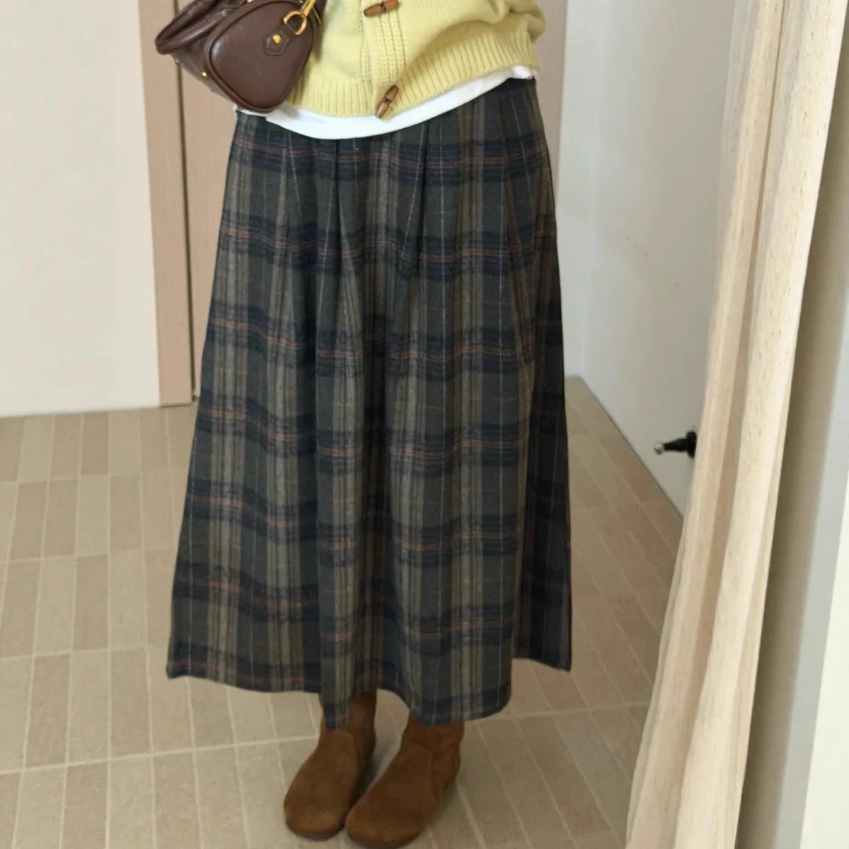 Клетчатые длинные юбки трапециевидной формы для женщин, винтажные решетчатые юбки с высокой талией, весенне-осенние клетчатые юбки-миди, женская юбка в стиле Харадзюку, готическая юбка
Клетчатые длинные юбки трапециевидной формы для женщин, винтажные решетчатые юбки с высокой талией, весенне-осенние клетчатые юбки-миди, женская юбка в стиле Харадзюку, готическая юбка