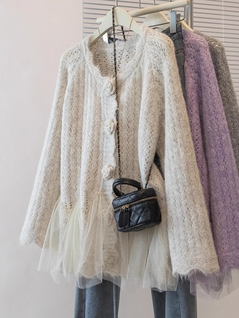 Spring Knitted Cardigan Women's Loose Fit V-Neck Long Sleeve Floral Embroidery Mesh Underlay Fake Two-Piece Style Casual Wear
Spring Knitted Cardigan Women's Loose Fit V-Neck Long Sleeve Floral Embroidery Mesh Underlay Fake Two-Piece Style Casual Wear