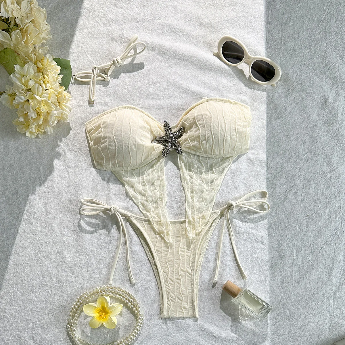 Сексуальные блестящие бикини с узором в виде морских звезд, комплекты из двух частей, купальники-бандо, пляжная одежда, купальники с завязками, купальники-бикини, танкини
Сексуальные блестящие бикини с узором в виде морских звезд, комплекты из двух частей, купальники-бандо, пляжная одежда, купальники с завязками, купальники-бикини, танкини