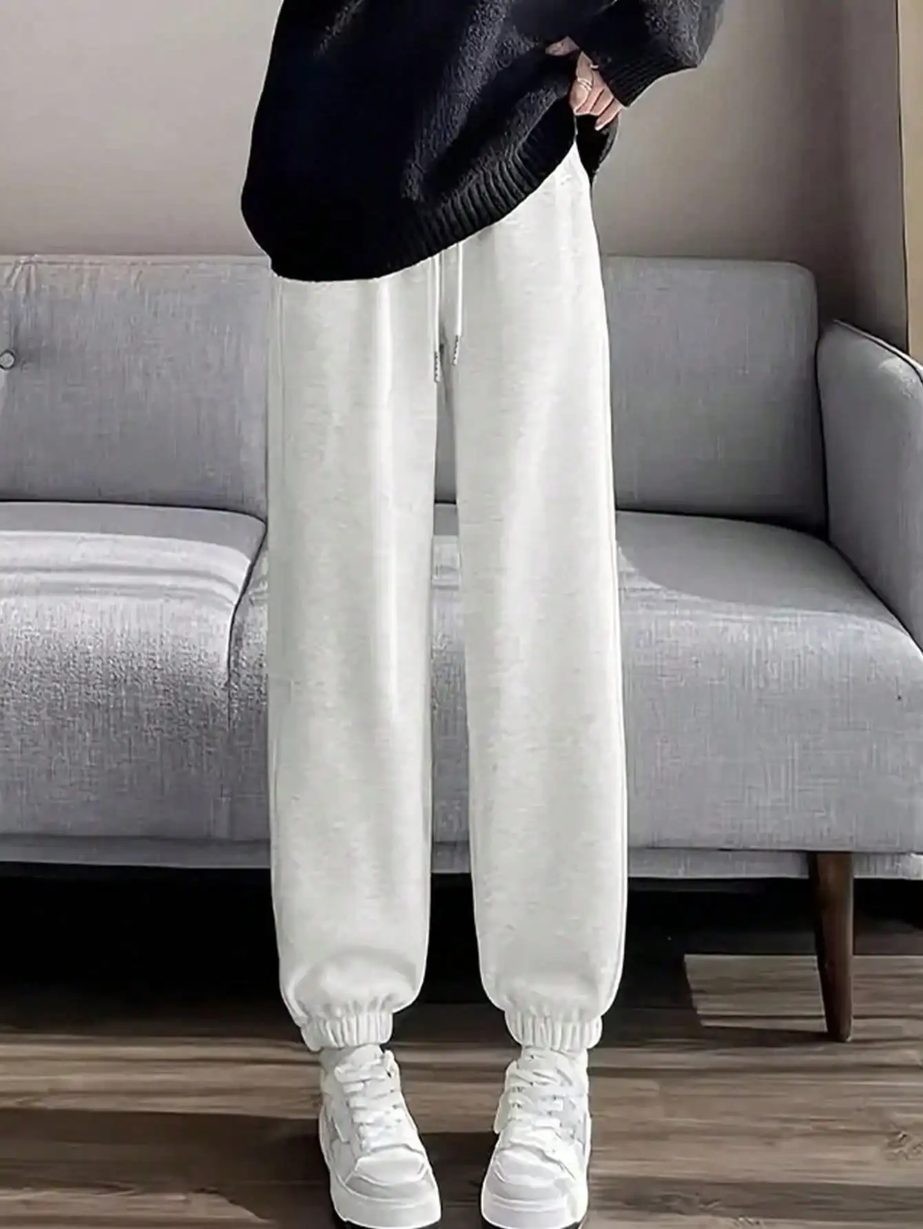 Korean Light Gray Casual Sweatpants for Women 2025 Summer New Casual Pants for Small People Loose Slimming Look Sports Pants
Korean Light Gray Casual Sweatpants for Women 2025 Summer New Casual Pants for Small People Loose Slimming Look Sports Pants