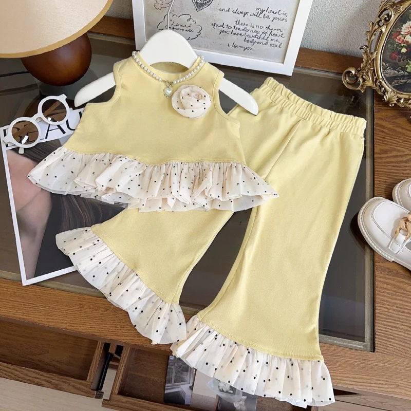 Girls Suit2025Summer New Floral Tank TopTPolka Dot Trim Flared Pants Two-Piece Set
Girls Suit2025Summer New Floral Tank TopTPolka Dot Trim Flared Pants Two-Piece Set