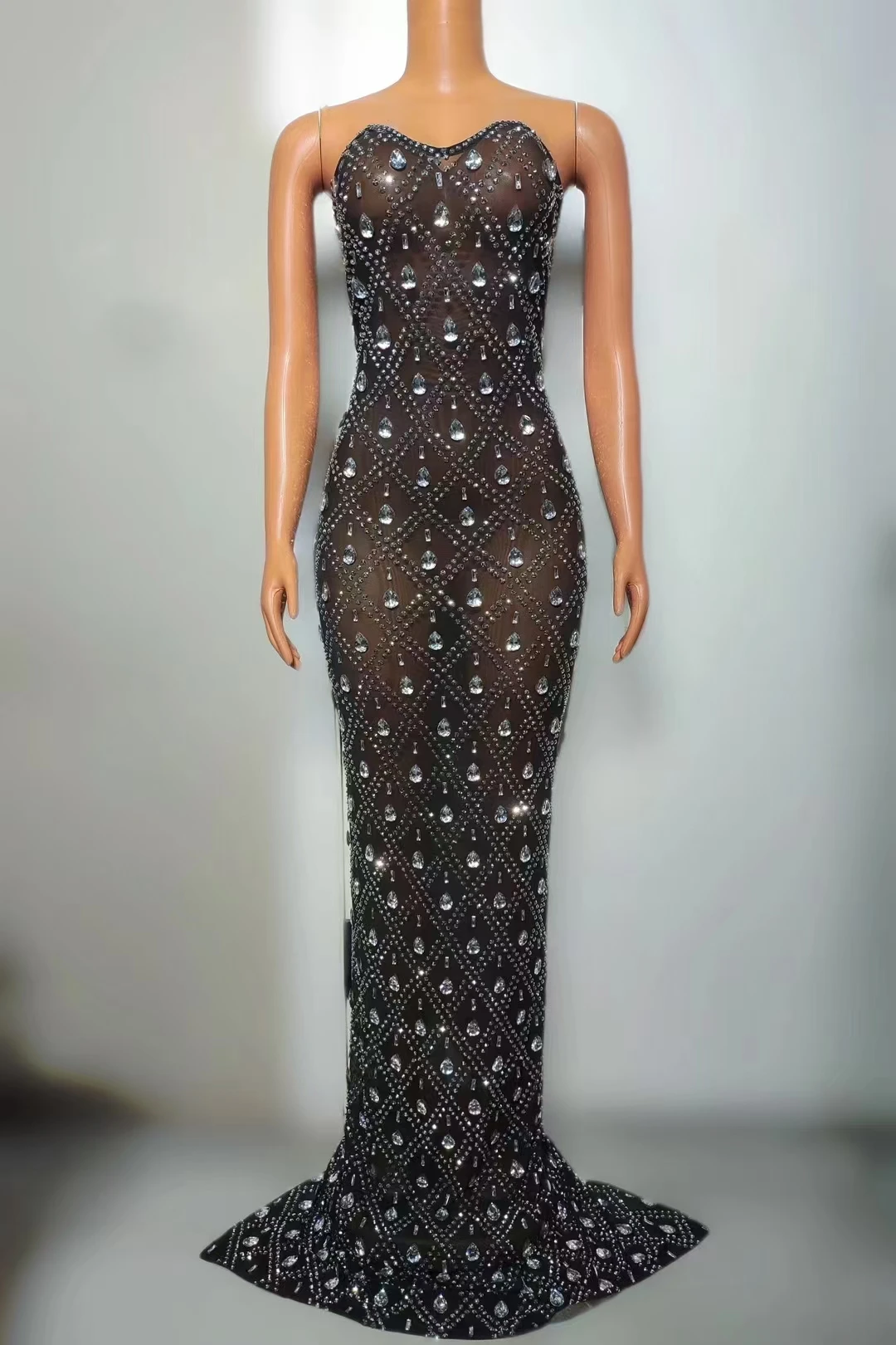 Archaeological Strapless Bright Diamond TightFitting Perspective Floor Length Long SkirtHost Singer Performance Costume A638
Archaeological Strapless Bright Diamond TightFitting Perspective Floor Length Long SkirtHost Singer Performance Costume A638