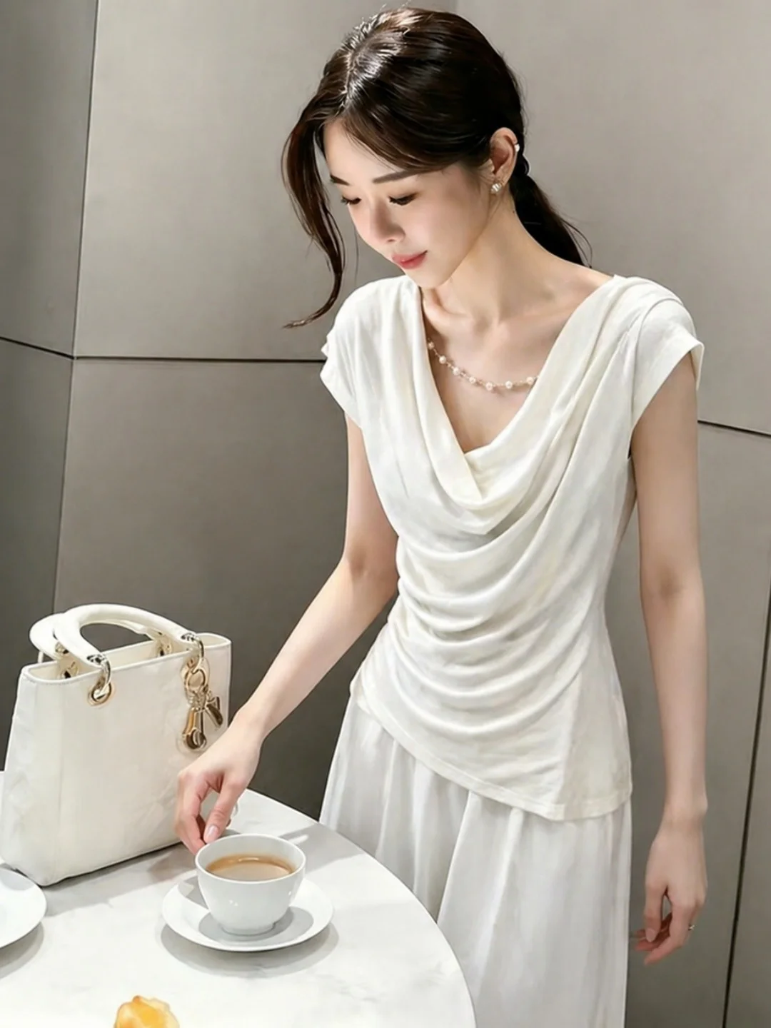 Slimming Simple Short Sleeve T-Shirt Korean Style Commute Design Sensation Waist Inward Top Women Summer 2026 Poetic Lin
Slimming Simple Short Sleeve T-Shirt Korean Style Commute Design Sensation Waist Inward Top Women Summer 2026 Poetic Lin