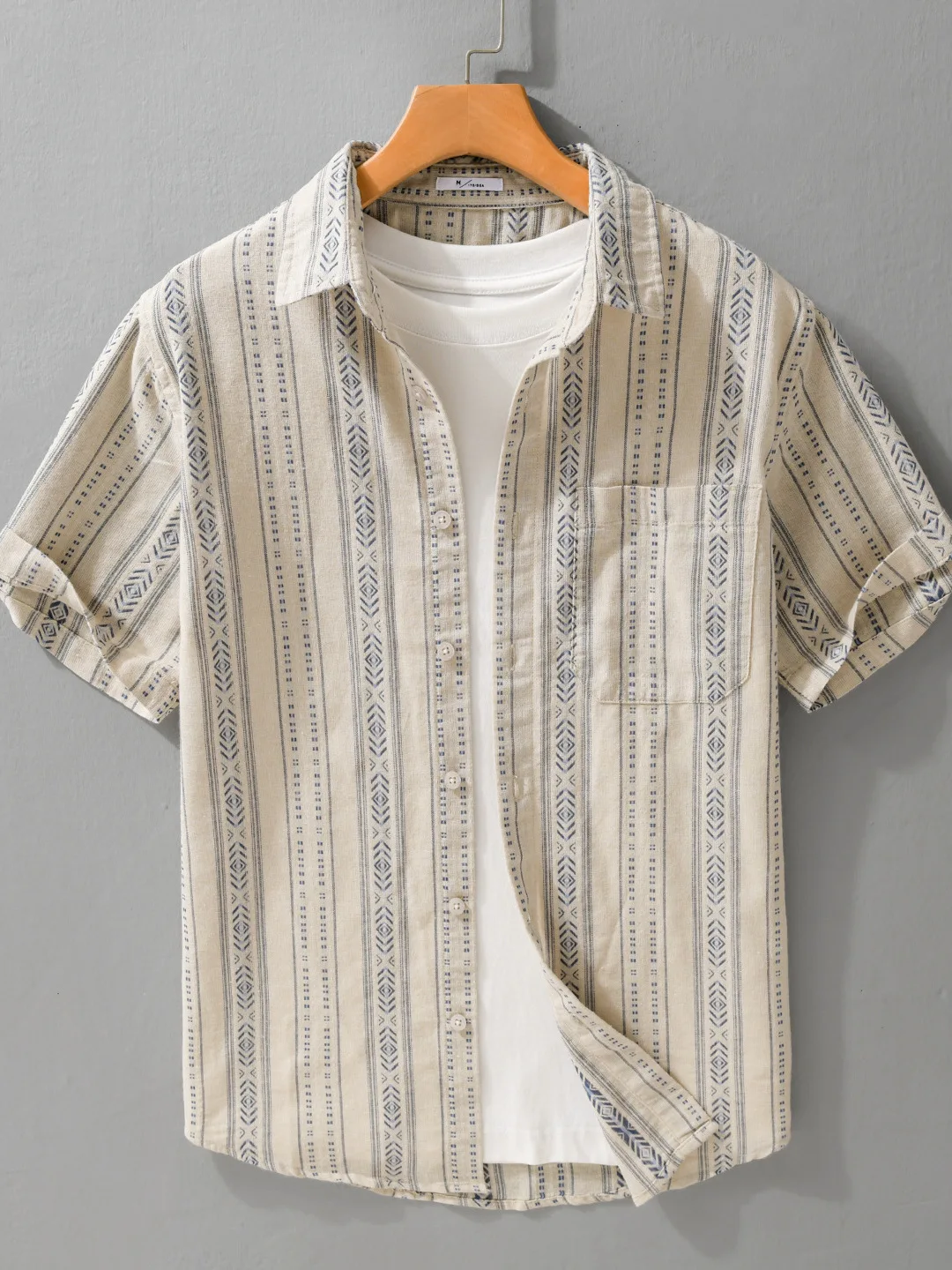 Men's Loose Printed Short Sleeve Shirt Summer New Style Breathable Casual Cotton Polyester Blend Thin Fabric Regular Fit
Men's Loose Printed Short Sleeve Shirt Summer New Style Breathable Casual Cotton Polyester Blend Thin Fabric Regular Fit