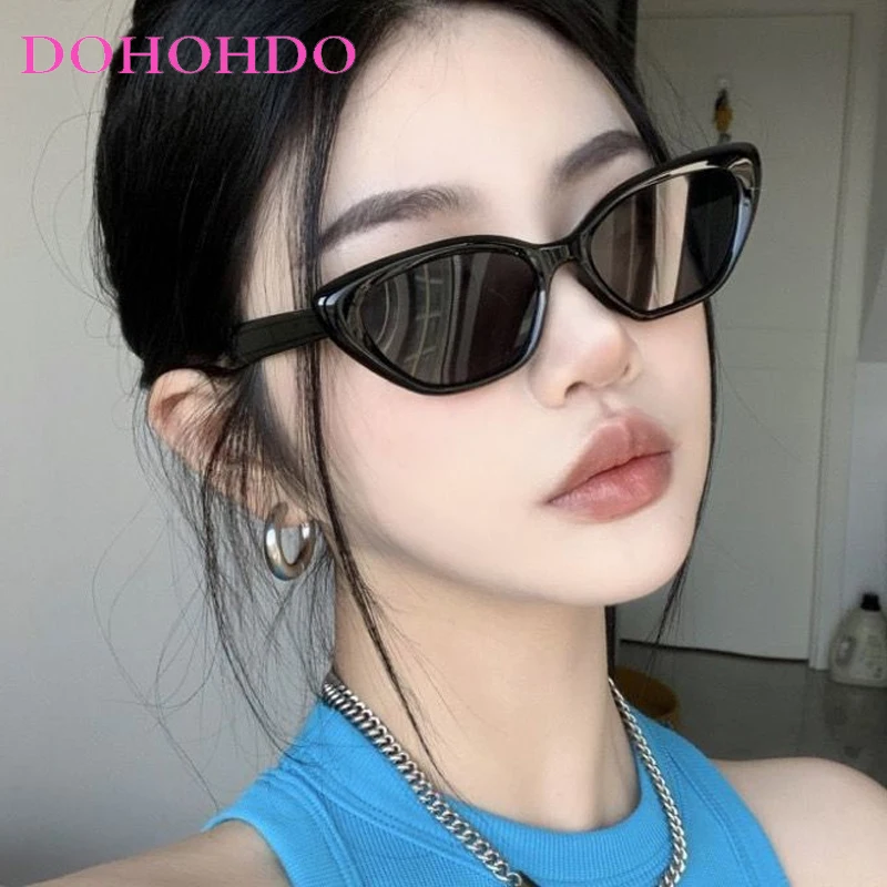 Fashion Small Frame Cat Eye Sunglasses Women And Men Classic Personality Design Traveling Street Photography Sunglasses UV400
Fashion Small Frame Cat Eye Sunglasses Women And Men Classic Personality Design Traveling Street Photography Sunglasses UV400