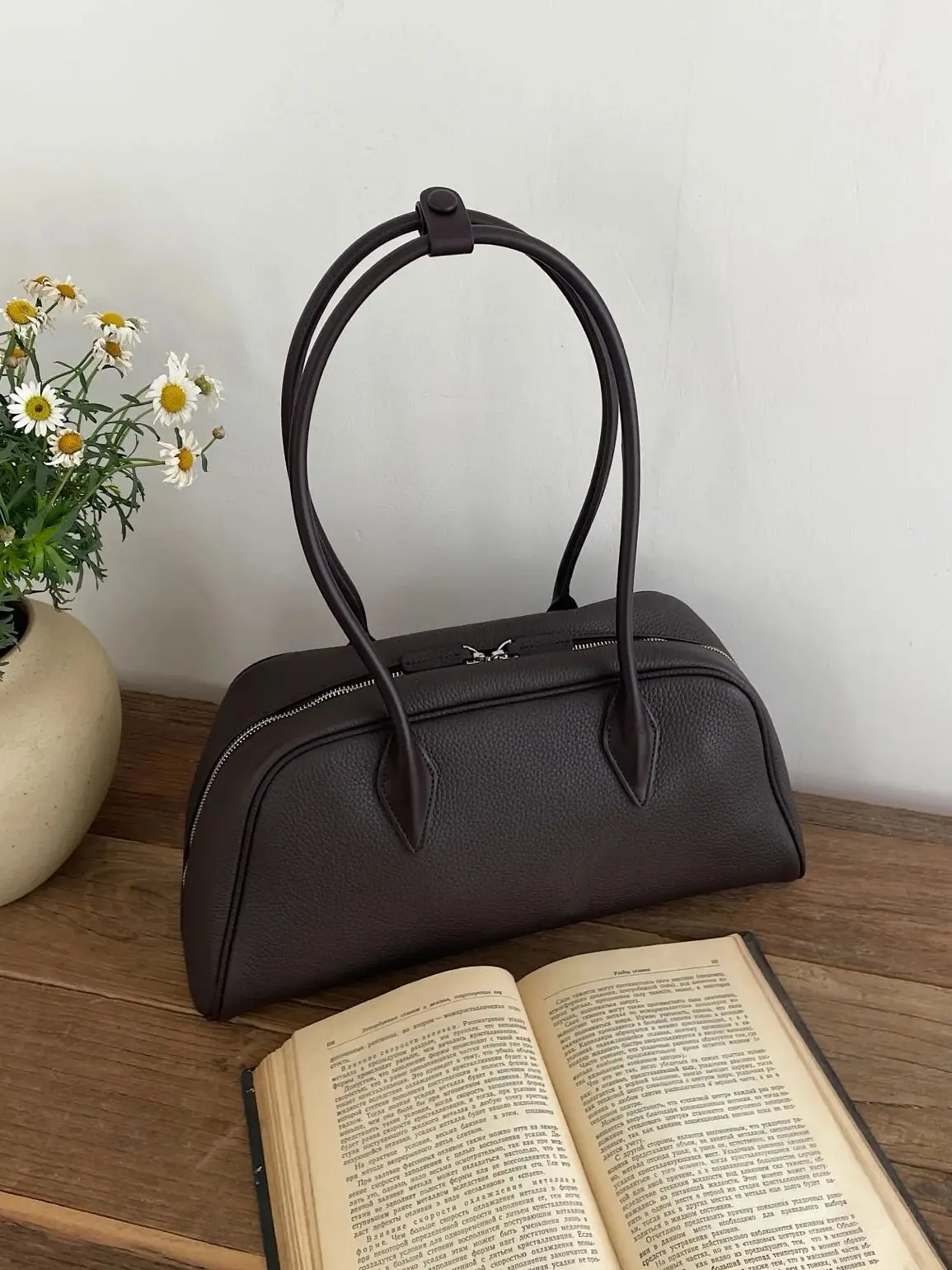 Genuine Grade Leather Women's Shoulder Bag Luxury Designer Brand Cowhide Underarm Bag Ladies Tote Bag for Woman Top-handle Bags
Genuine Grade Leather Women's Shoulder Bag Luxury Designer Brand Cowhide Underarm Bag Ladies Tote Bag for Woman Top-handle Bags