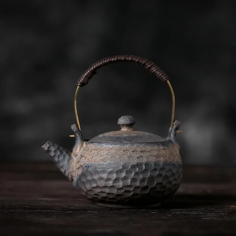 230M Handmade Japanese Retro Teapot Coarse Pottery Hammer Pattern Beam Pot Chinese Kung Fu Teapot TeaSet Accessories Tea Infuser
230M Handmade Japanese Retro Teapot Coarse Pottery Hammer Pattern Beam Pot Chinese Kung Fu Teapot TeaSet Accessories Tea Infuser