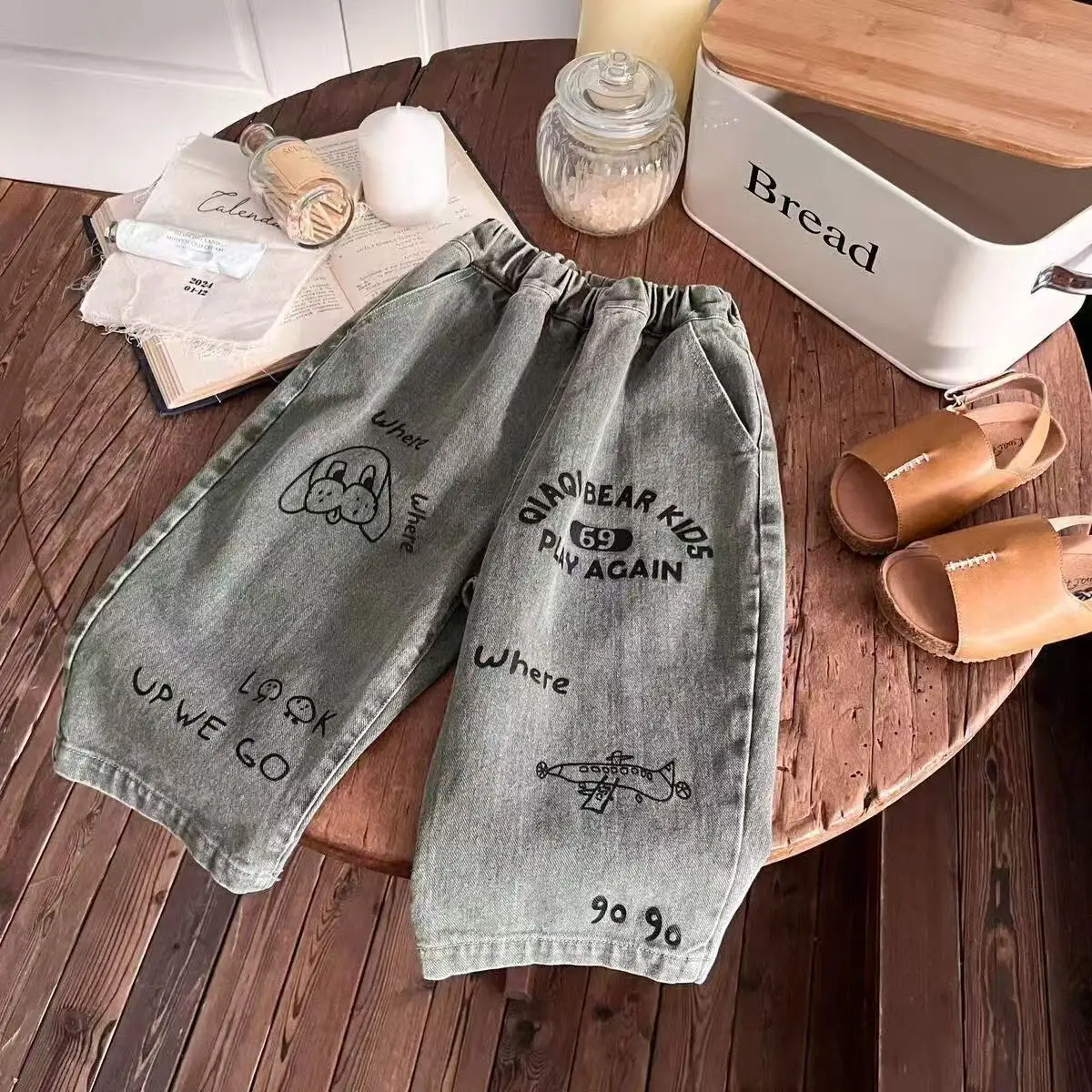 Trousers Spring and Autumn 2025 New Children's Korean Jeans Boys and Girls Cartoon Printed Graffiti Straight Pants Long Pants
Trousers Spring and Autumn 2025 New Children's Korean Jeans Boys and Girls Cartoon Printed Graffiti Straight Pants Long Pants
