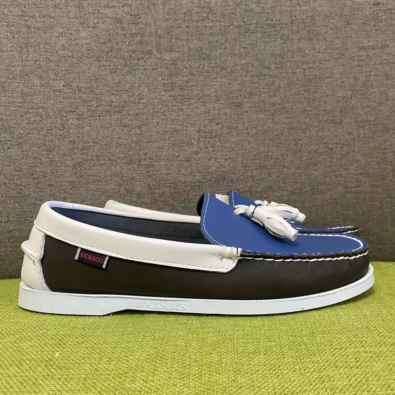 Men Homme Authentic Sebago Docksides Shoes - Premium Leather Moc Toe Lace Up Boat Shoes DA38
Men Homme Authentic Sebago Docksides Shoes - Premium Leather Moc Toe Lace Up Boat Shoes DA38