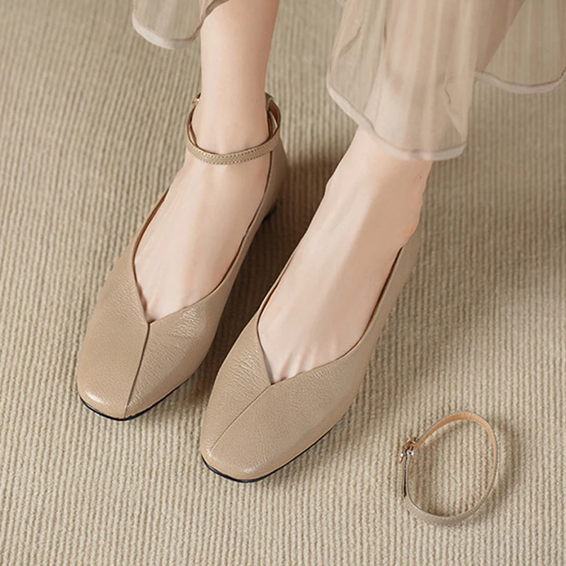 Женская обувь с двумя способами ремешка на щиколотке, женская обувь из натуральной кожи с квадратным носком, туфли на низком каблуке, лаконичные современные сандалии с закрытым носком/пятком DN42
Женская обувь с двумя способами ремешка на щиколотке, женская обувь из натуральной кожи с квадратным носком, туфли на низком каблуке, лаконичные современные сандалии с закрытым носком/пятком DN42