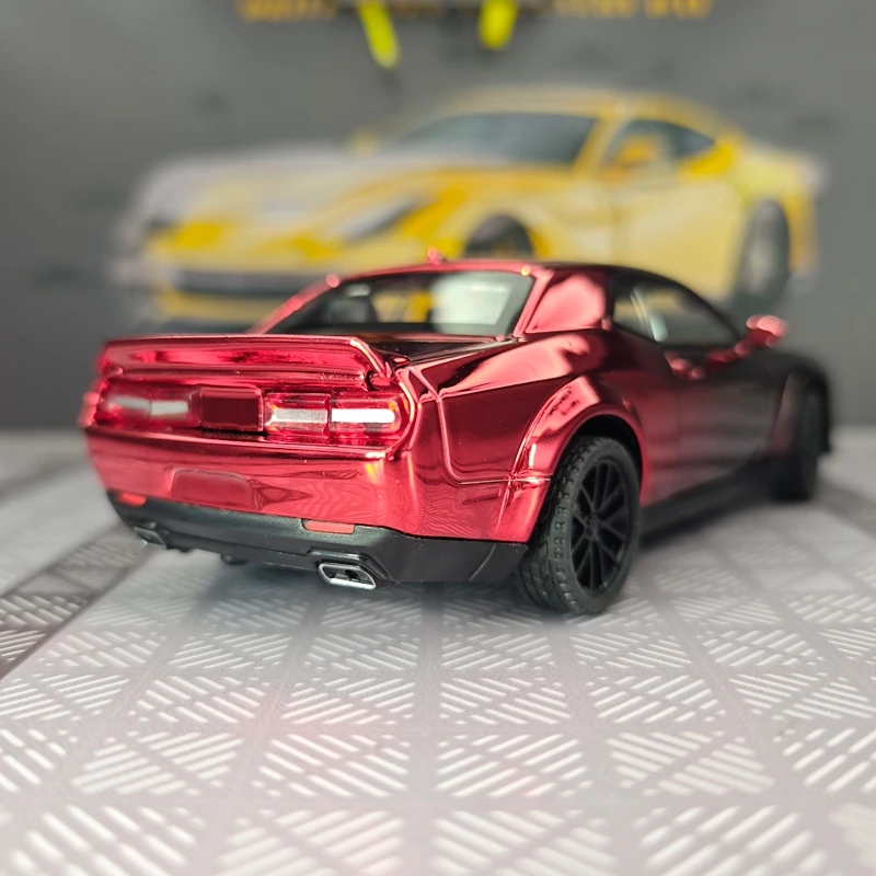 1: 32 simulation Dodge Hellcat alloy car model, doors and engine hood, trunk can be opened has sound and lighting functions
1: 32 simulation Dodge Hellcat alloy car model, doors and engine hood, trunk can be opened has sound and lighting functions