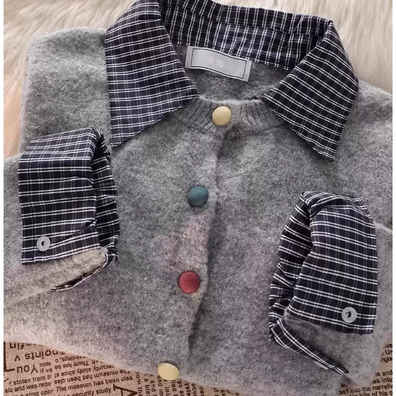 Women's Grey Collar Grid Casual Sweater Y2K French Elegant Aesthetics 2000S Office Fashion Retro Top Sweater Winter Clothing New
Women's Grey Collar Grid Casual Sweater Y2K French Elegant Aesthetics 2000S Office Fashion Retro Top Sweater Winter Clothing New