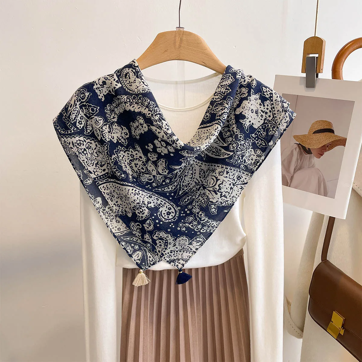 Silk Scarf Women 60cm Square Paisley Print Neck Scarf Hijab Bandana Foulard Shawl Vintage Luxury Wrap for Lady 2026 New Fashion
Silk Scarf Women 60cm Square Paisley Print Neck Scarf Hijab Bandana Foulard Shawl Vintage Luxury Wrap for Lady 2026 New Fashion