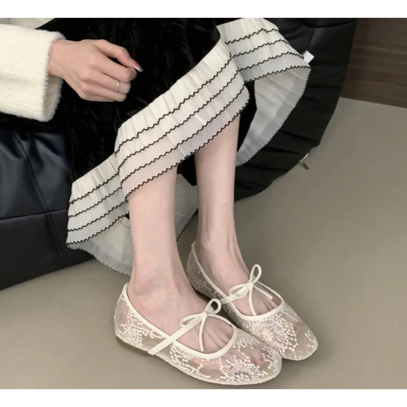 Женская обувь на плоской подошве, дышащая весенняя кружевная женская обувь Мэри Джейн, модная удобная уличная обувь без шнуровки, мягкая подошва, женское платье на плоской подошве
Женская обувь на плоской подошве, дышащая весенняя кружевная женская обувь Мэри Джейн, модная удобная уличная обувь без шнуровки, мягкая подошва, женское платье на плоской подошве