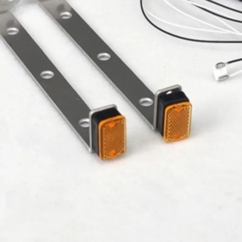 LESU 1/14 RC Parts Side Marker Light for Tamiyaya RC Tractor Truck Man Dumper Remote Control Toys Car Model Th14146
LESU 1/14 RC Parts Side Marker Light for Tamiyaya RC Tractor Truck Man Dumper Remote Control Toys Car Model Th14146