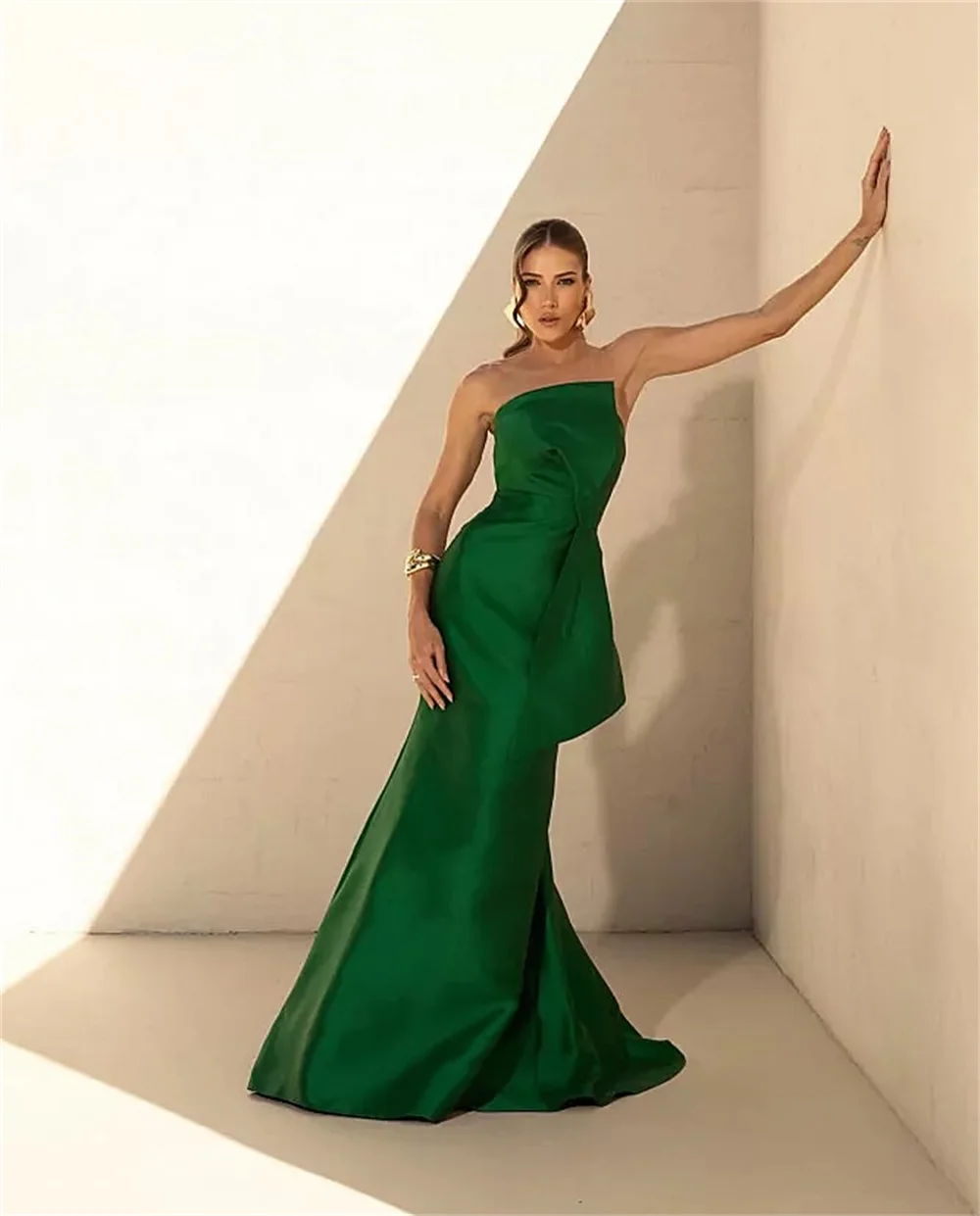 CustomizedCustomized Temperament Mermaid Strapless Evening Dresses Elegant Satin Pleats Green Chapel Train Robe de soirée Vestid
CustomizedCustomized Temperament Mermaid Strapless Evening Dresses Elegant Satin Pleats Green Chapel Train Robe de soirée Vestid