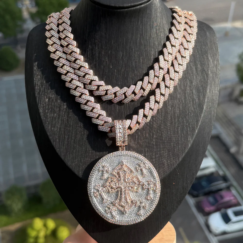 New Iced Out Cross Pendant Necklace Two Tone Color Bling Zircon CZ Heavy Chunky Round Badge Charm Men Fashion Hip Hop Jewelry
New Iced Out Cross Pendant Necklace Two Tone Color Bling Zircon CZ Heavy Chunky Round Badge Charm Men Fashion Hip Hop Jewelry