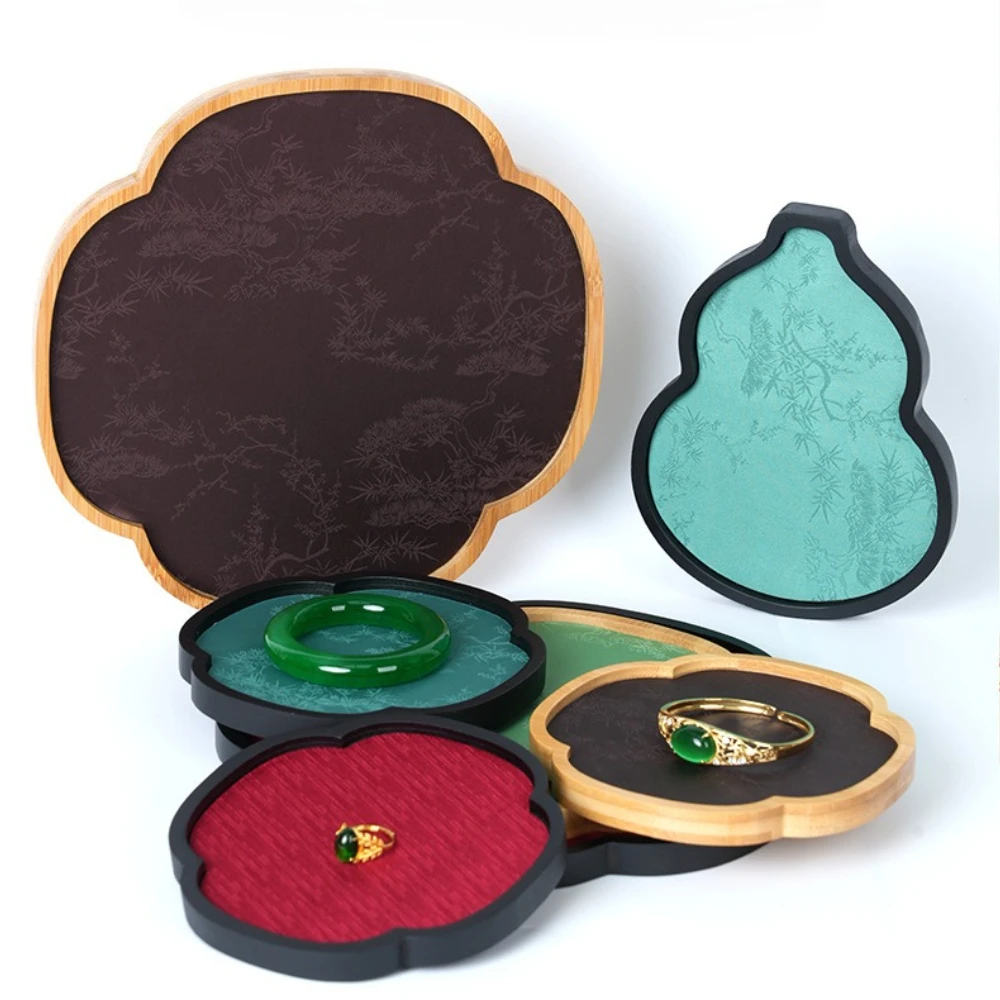Креативный деревянный поднос для ювелирных изделий: органайзер для колец, серег, брошей с бархатной подложкой, изысканная витрина для демонстраций
Креативный деревянный поднос для ювелирных изделий: органайзер для колец, серег, брошей с бархатной подложкой, изысканная витрина для демонстраций