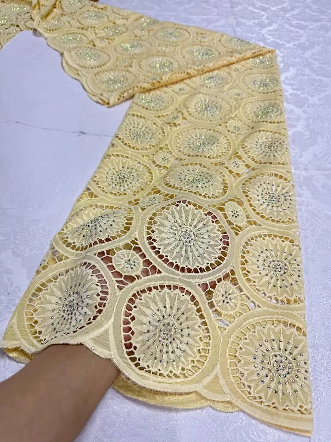 African Sequins Mesh Lace Fabric 2024 High Quality French Tulle Lace Fabric Nigerian Lace Fabric For Women Wedding Dress JL365
African Sequins Mesh Lace Fabric 2024 High Quality French Tulle Lace Fabric Nigerian Lace Fabric For Women Wedding Dress JL365