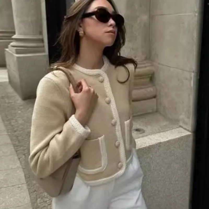 Осень 2024, новый женский кардиган в стиле ретро, свободный модный повседневный топ с длинными рукавами, контрастный цвет, вязаная куртка
Осень 2024, новый женский кардиган в стиле ретро, свободный модный повседневный топ с длинными рукавами, контрастный цвет, вязаная куртка