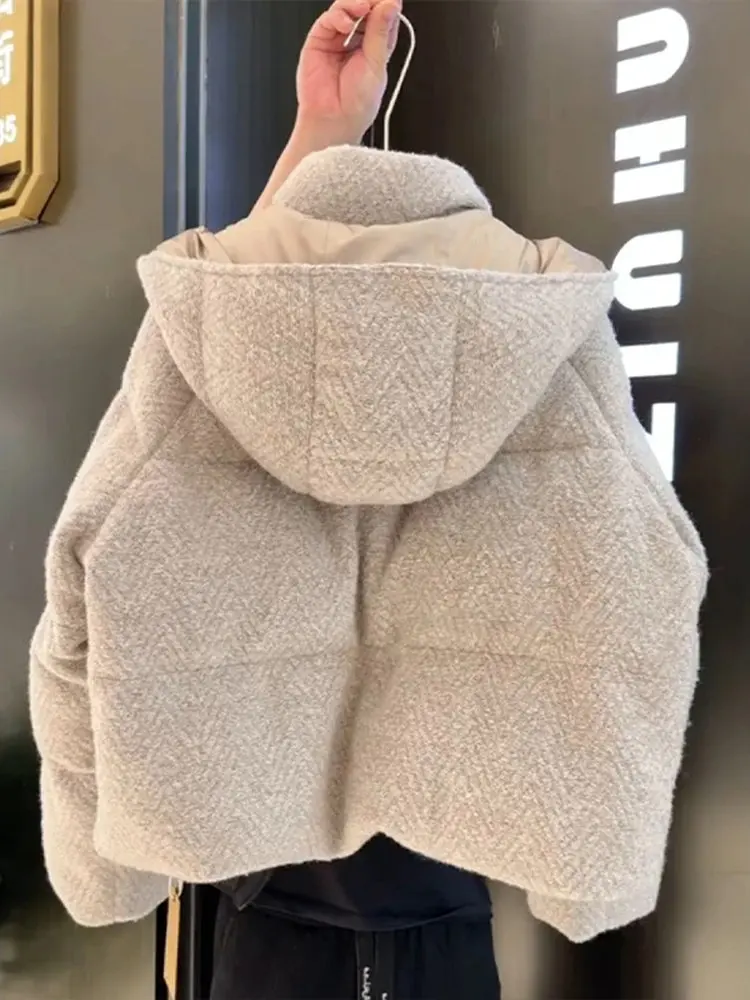Chic 2025 New Puff Sleeve Cotton Jacket Short Thickened Warm Cotton Coat Winter Clothes Korean Style Small Size Outerwear
Chic 2025 New Puff Sleeve Cotton Jacket Short Thickened Warm Cotton Coat Winter Clothes Korean Style Small Size Outerwear