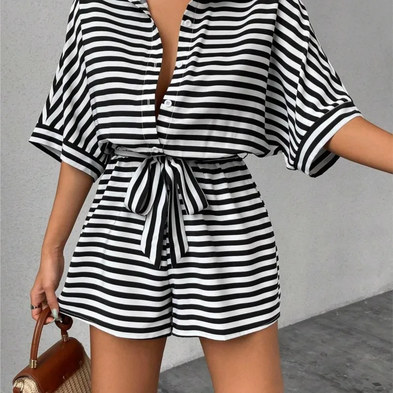 Fashion Striped Print Jumpsuits For Women Summer New Lapel Single Breasted Elastic Waist Lace Up Half Sleeved Short Jumpsuits
Fashion Striped Print Jumpsuits For Women Summer New Lapel Single Breasted Elastic Waist Lace Up Half Sleeved Short Jumpsuits