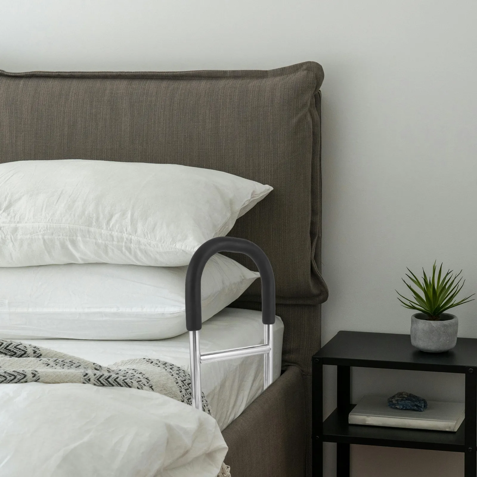 Bed Rails for Elderly Adults Safety Cane Supports Non-Slip Grip Stable Bed Assist Rail for Seniors Home Care Mobility Support
Bed Rails for Elderly Adults Safety Cane Supports Non-Slip Grip Stable Bed Assist Rail for Seniors Home Care Mobility Support