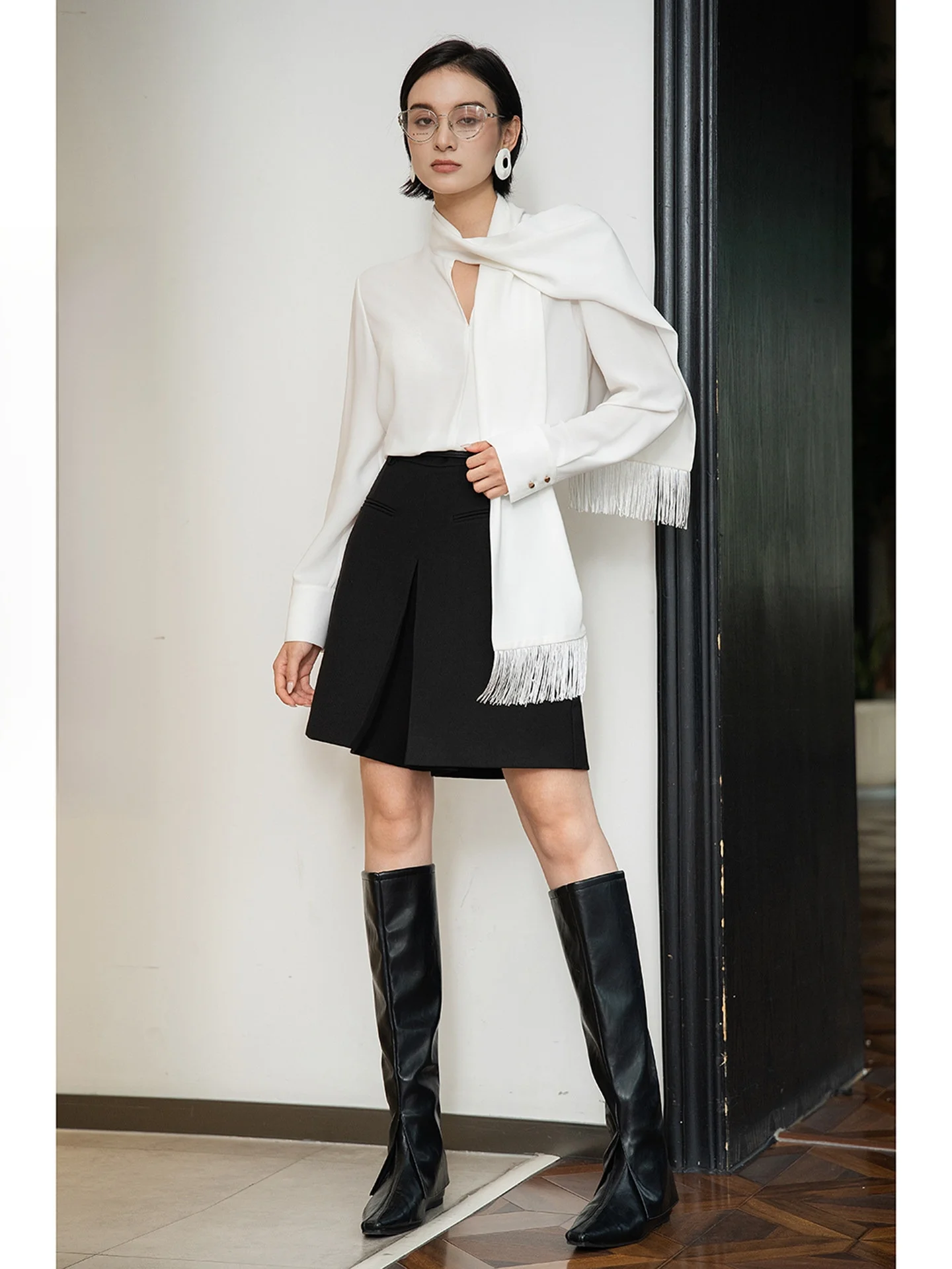 Женская повседневная свободная блузка с воротником-шарфом и танцующими бахромами, длинный рукав, полиэстер, не даётся в упругость, весна 2025, новый дизайн
Женская повседневная свободная блузка с воротником-шарфом и танцующими бахромами, длинный рукав, полиэстер, не даётся в упругость, весна 2025, новый дизайн