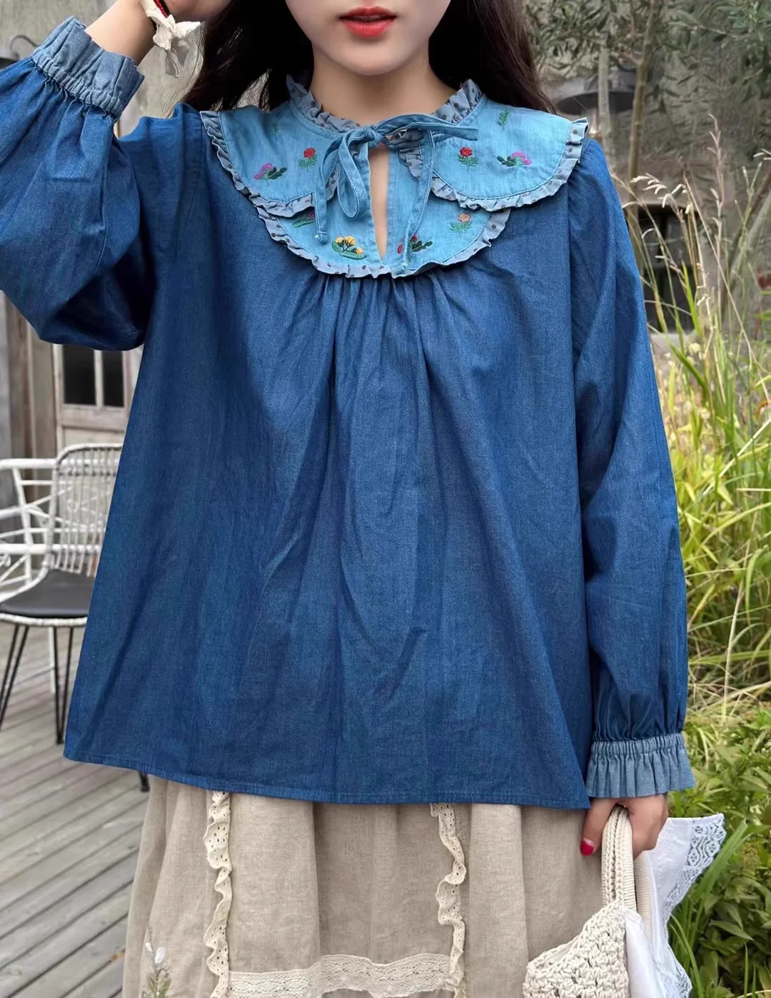 Японские оригинальные джинсовые блузки в стиле мори для девочек, женские джинсовые рубашки, винтажные викторианские топы с длинными рукавами
Японские оригинальные джинсовые блузки в стиле мори для девочек, женские джинсовые рубашки, винтажные викторианские топы с длинными рукавами