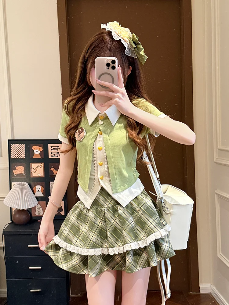 Green Plaid Knitted Sweater And Short Skirt Set Women's Preppy Style Spring Summer Fashion Outfit High Waist Skirt Casual Date
Green Plaid Knitted Sweater And Short Skirt Set Women's Preppy Style Spring Summer Fashion Outfit High Waist Skirt Casual Date