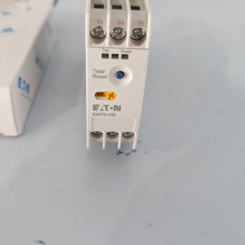 Eaton Muller EMT6-DB Thermal Overload Relay 24-240V 3A IEC UL CSA Certified | Machine Overheat Protection DIN Rail Mount
Eaton Muller EMT6-DB Thermal Overload Relay 24-240V 3A IEC UL CSA Certified | Machine Overheat Protection DIN Rail Mount