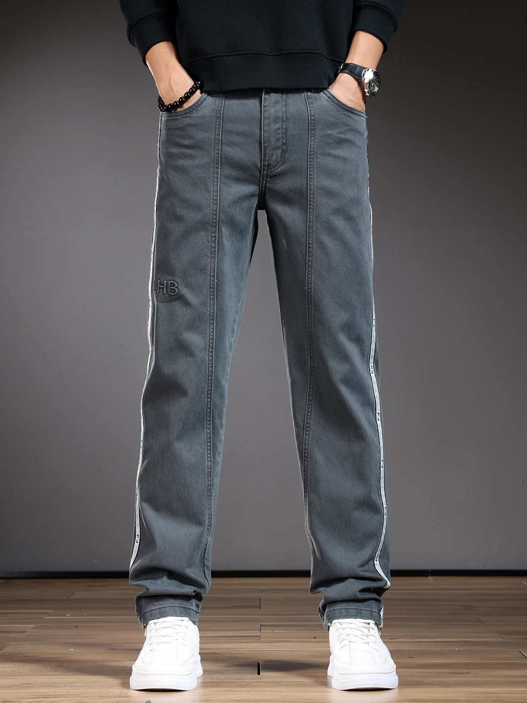 High-End Men's Loose Straight Leg Jeans Patchwork Cotton Stretch Denim mid Waist Zipper Fly Casual Style Autumn Wear
High-End Men's Loose Straight Leg Jeans Patchwork Cotton Stretch Denim mid Waist Zipper Fly Casual Style Autumn Wear
