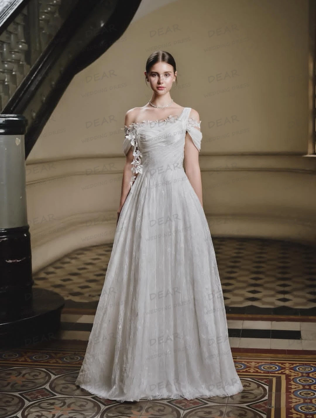 Simple Sexy Wedding Dresses Elegant Off Shoulder Women's A Line Appliques Bridal Gowns Satin Robe De Mariée Customized Vestidos
Simple Sexy Wedding Dresses Elegant Off Shoulder Women's A Line Appliques Bridal Gowns Satin Robe De Mariée Customized Vestidos